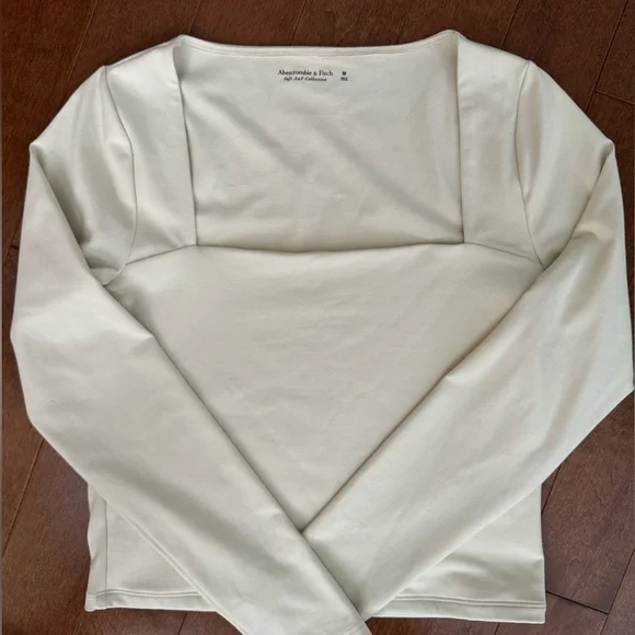 Abercrombie and Fitch soft af collection crop square neck nude top - Picture 1 of 3